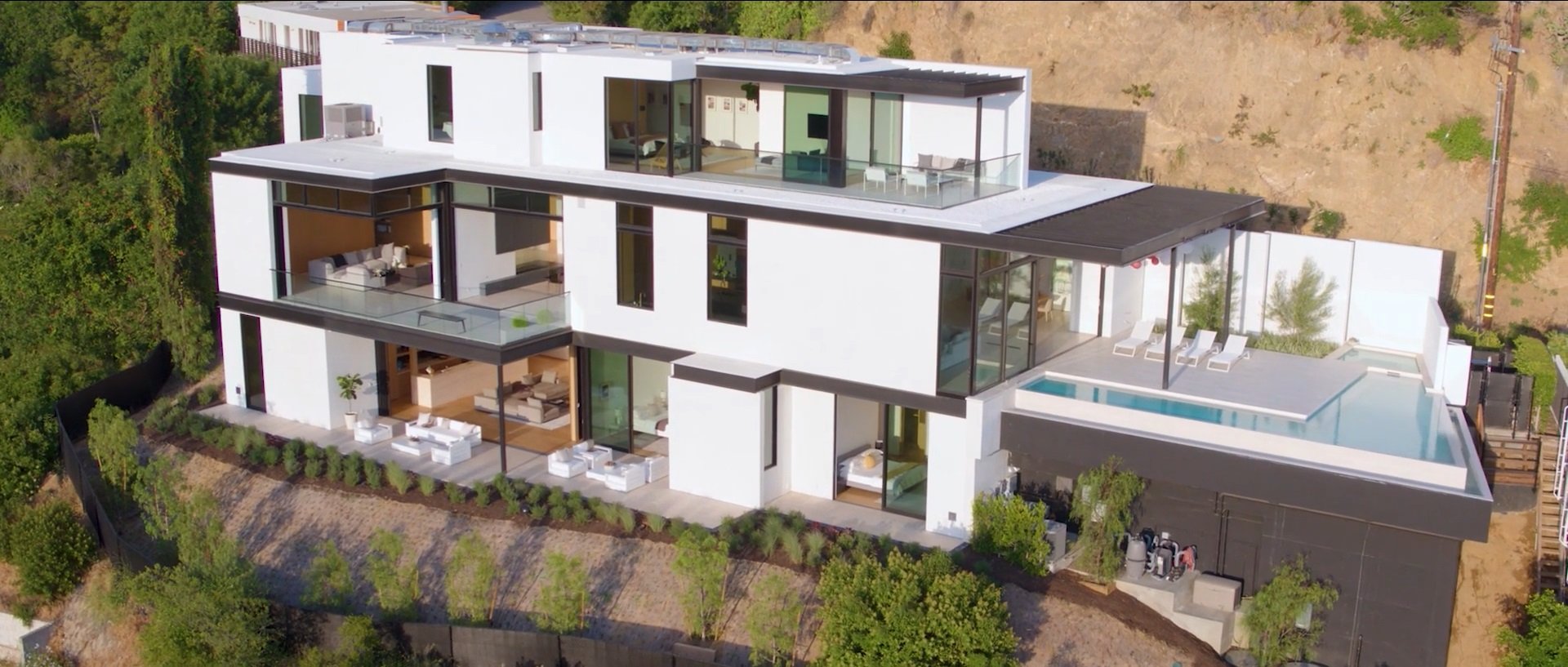 Ariana Grande Buys New Hollywood Hills Home For $13.7 Million - Internewscast