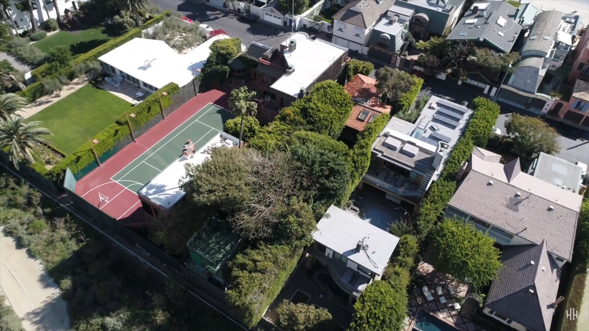 Flea Of Red Hot Chili Peppers Purchases $7.5M Malibu Colony Home | Celebrity Net Worth