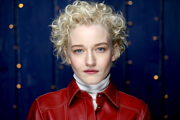 julia garner perks of being a wallflower