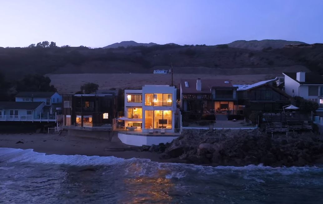 Pink Wants 15 Million For A Malibu Mansion She Bought Three Months Ago   Pink House 