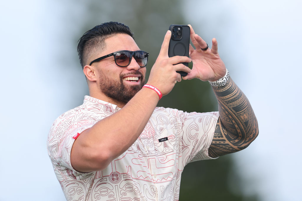Inside Manti Te'o's Fortune: Manti Te'o  & Career Highlights Net Worth 2026: Career Earnings & Assets