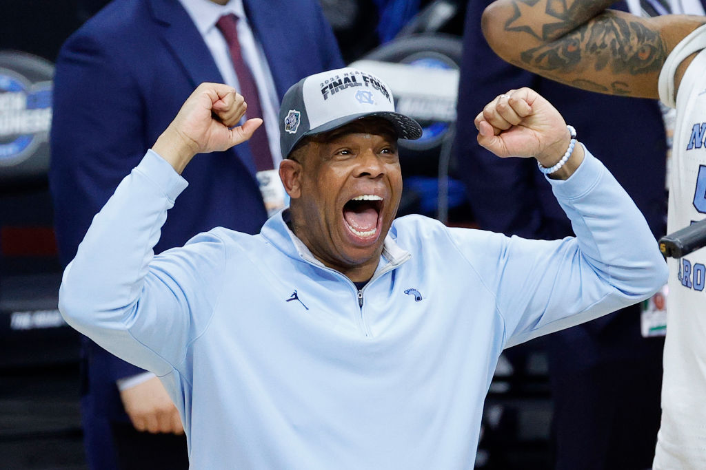 Hubert Davis salary and bonus for UNC in national championship