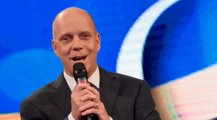 Inside Scott Hamilton's Fortune: Scott Hamilton's Total Wealth ( Updated)